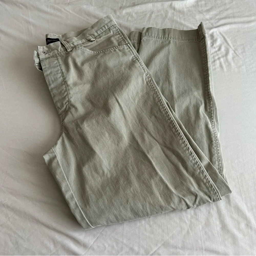 Banana Republic Light Gray Men's Chino Trousers